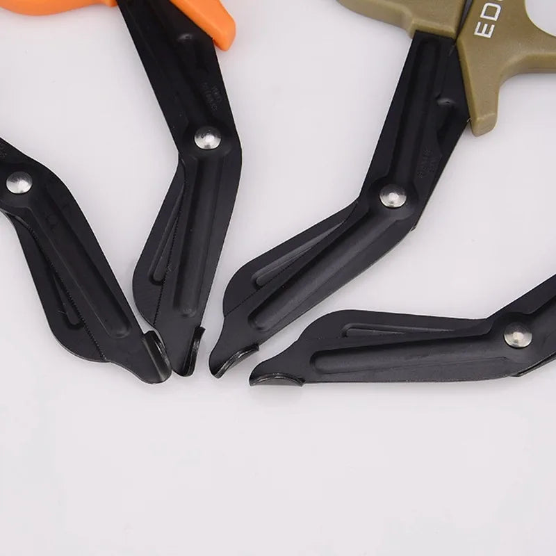 Equipped with fine toothed survival and rescue scissors, medical first aid canvas scissors, and wilderness survival equipment